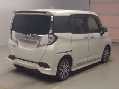 Toyota TANK