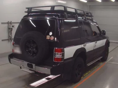 Mitsubishi PAJERO