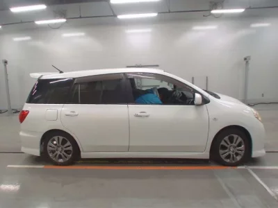 Nissan WINGROAD