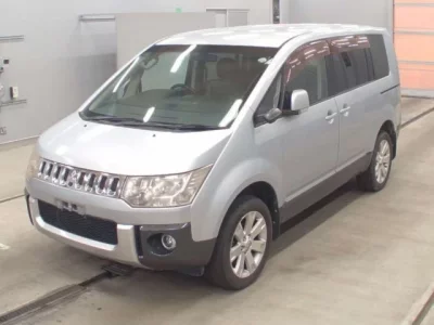 Mitsubishi DELICA D5