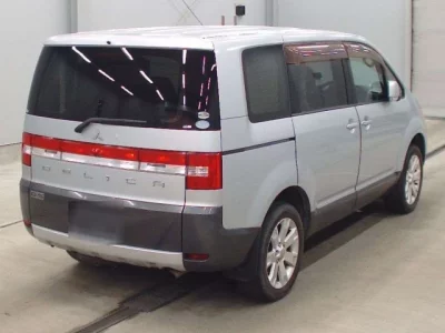 Mitsubishi DELICA D5