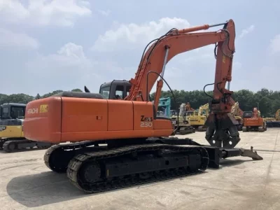 HITACHI ZX230