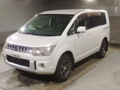 Mitsubishi DELICA D5