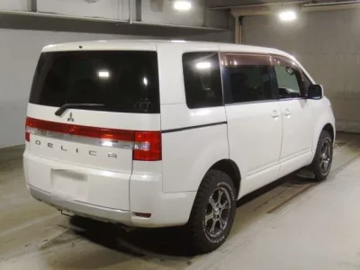 Mitsubishi DELICA D5