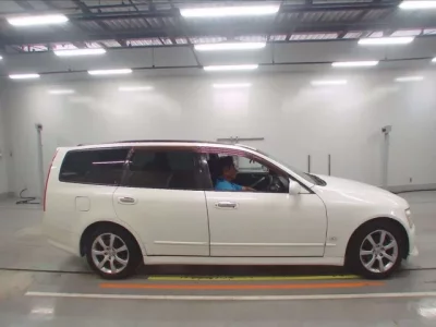 Nissan STAGEA