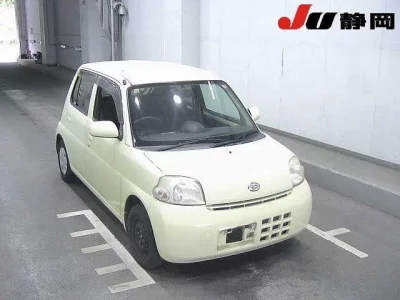 Daihatsu Esse
