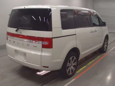 Mitsubishi DELICA D5