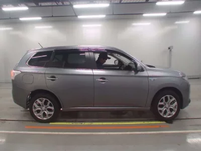Mitsubishi OUTLANDER PHEV