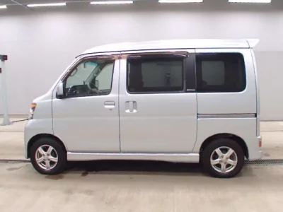 Daihatsu Atrai Wagon