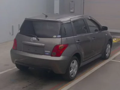Toyota IST