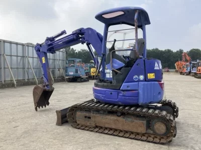 KOMATSU PC30UU-3