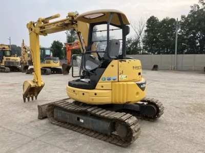 KOMATSU PC38UU-5