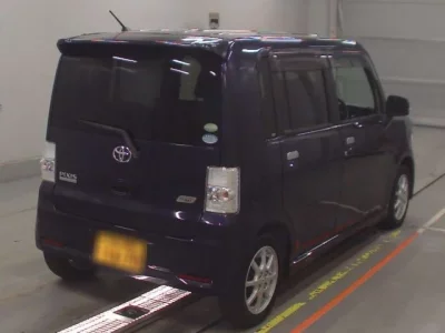 Toyota PIXIS SPACE