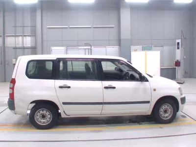 Toyota SUCCEED