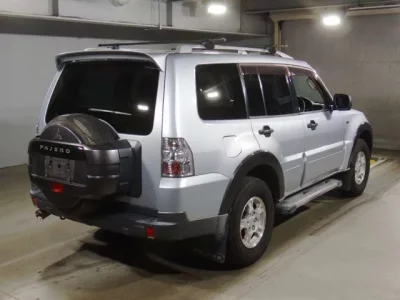 Mitsubishi PAJERO