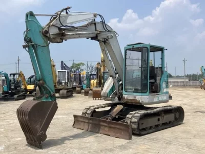 KOMATSU PC75UU-1
