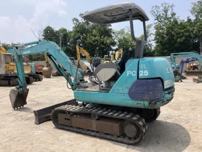 KOMATSU PC25-1