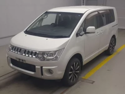 Mitsubishi DELICA D5