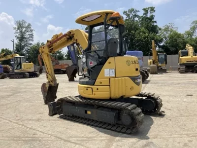 KOMATSU PC30UU-5