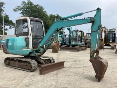 KOMATSU PC30-7