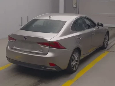 Lexus IS
