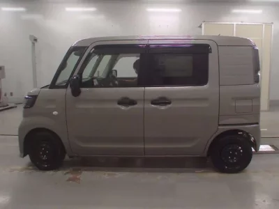 Suzuki SPACIA BASE