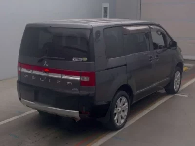 Mitsubishi DELICA D5