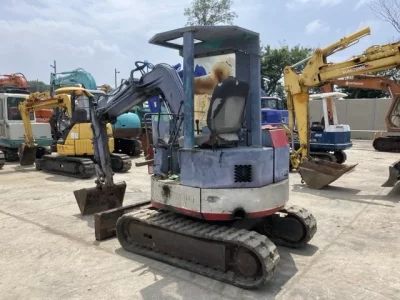 KOMATSU PC28UU