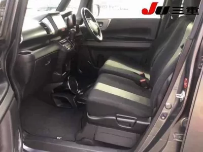 Honda N BOX SLASH