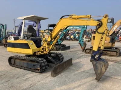 KOMATSU PC20-5