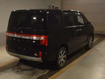 Mitsubishi DELICA D5