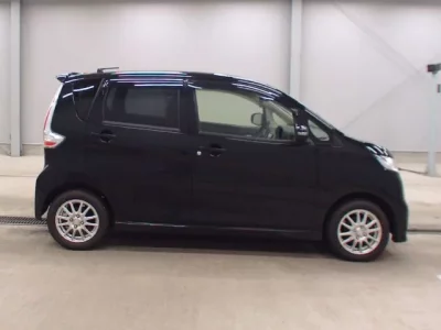 Mitsubishi EK CUSTOM
