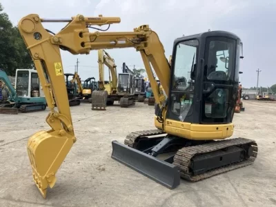 KOMATSU PC38UU-5