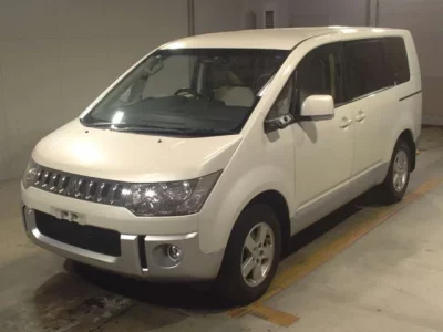 Mitsubishi DELICA D5