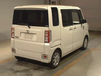 Toyota PIXIS MEGA