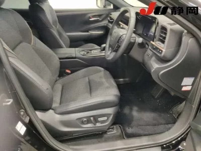 Toyota CROWN CROSSOVER