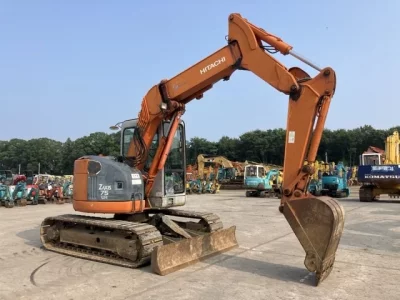 HITACHI ZX75UR