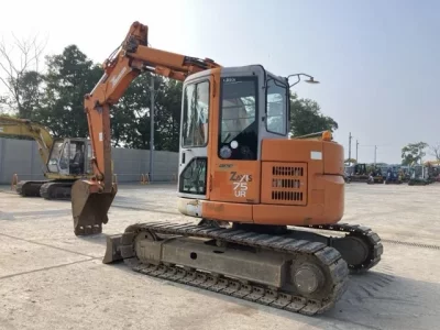 HITACHI ZX75UR