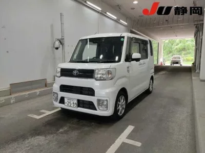 Toyota PIXIS MEGA