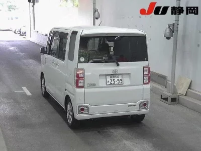 Toyota PIXIS MEGA