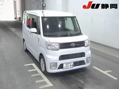Toyota PIXIS MEGA