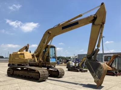KOMATSU PC200-3