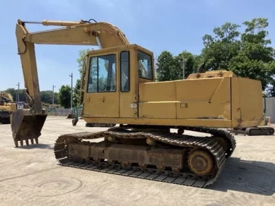 KOMATSU PC200-3