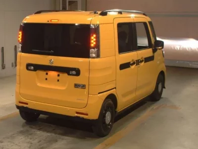 Suzuki SPACIA BASE