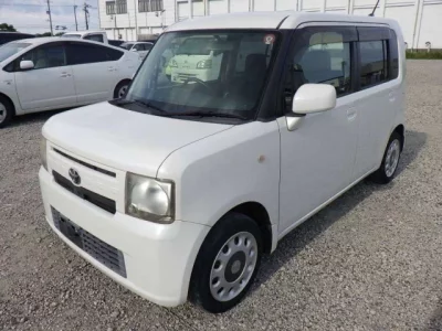 Toyota PIXIS SPACE