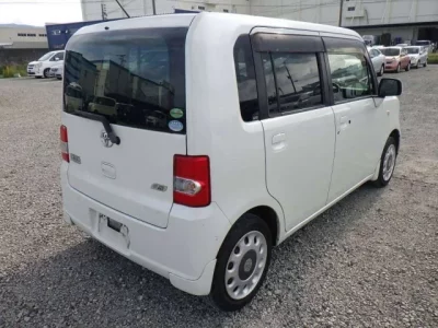 Toyota PIXIS SPACE