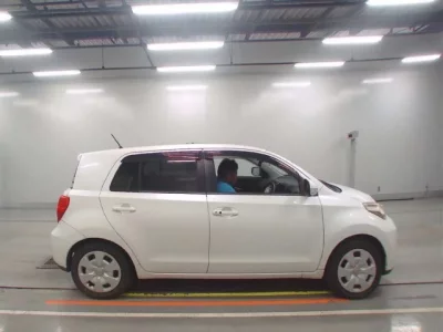 Toyota IST
