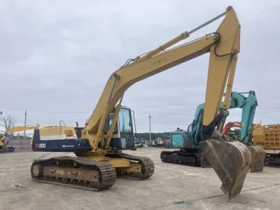 KOMATSU PC200-5