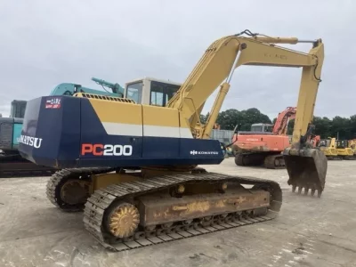 KOMATSU PC200-5