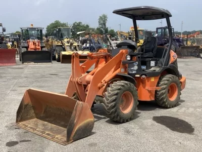 HITACHI ZW30-5B